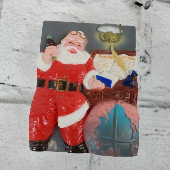1997 Santa Globe Magnet Coca Cola 90s Vintage Collectable Magnet 27 - Picture 1 of 8